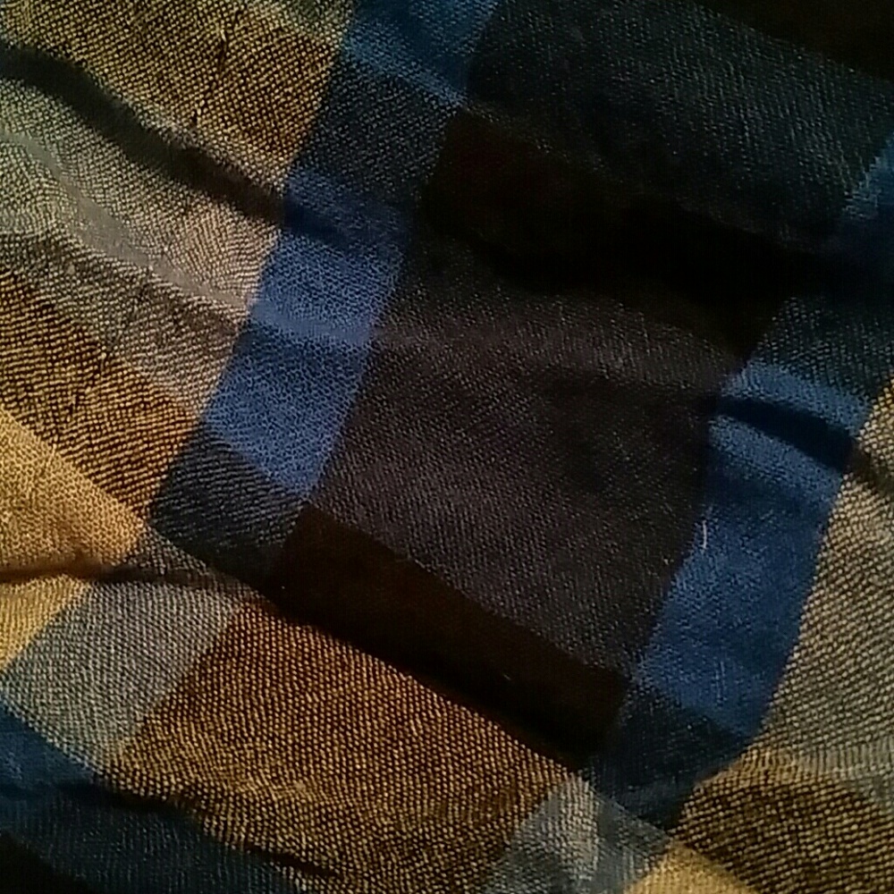 Scarves (multiple) - Picture 3 of 8